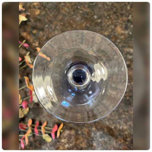Blue Graduated Coupe Martini Glass Single - Picture 4 of 4